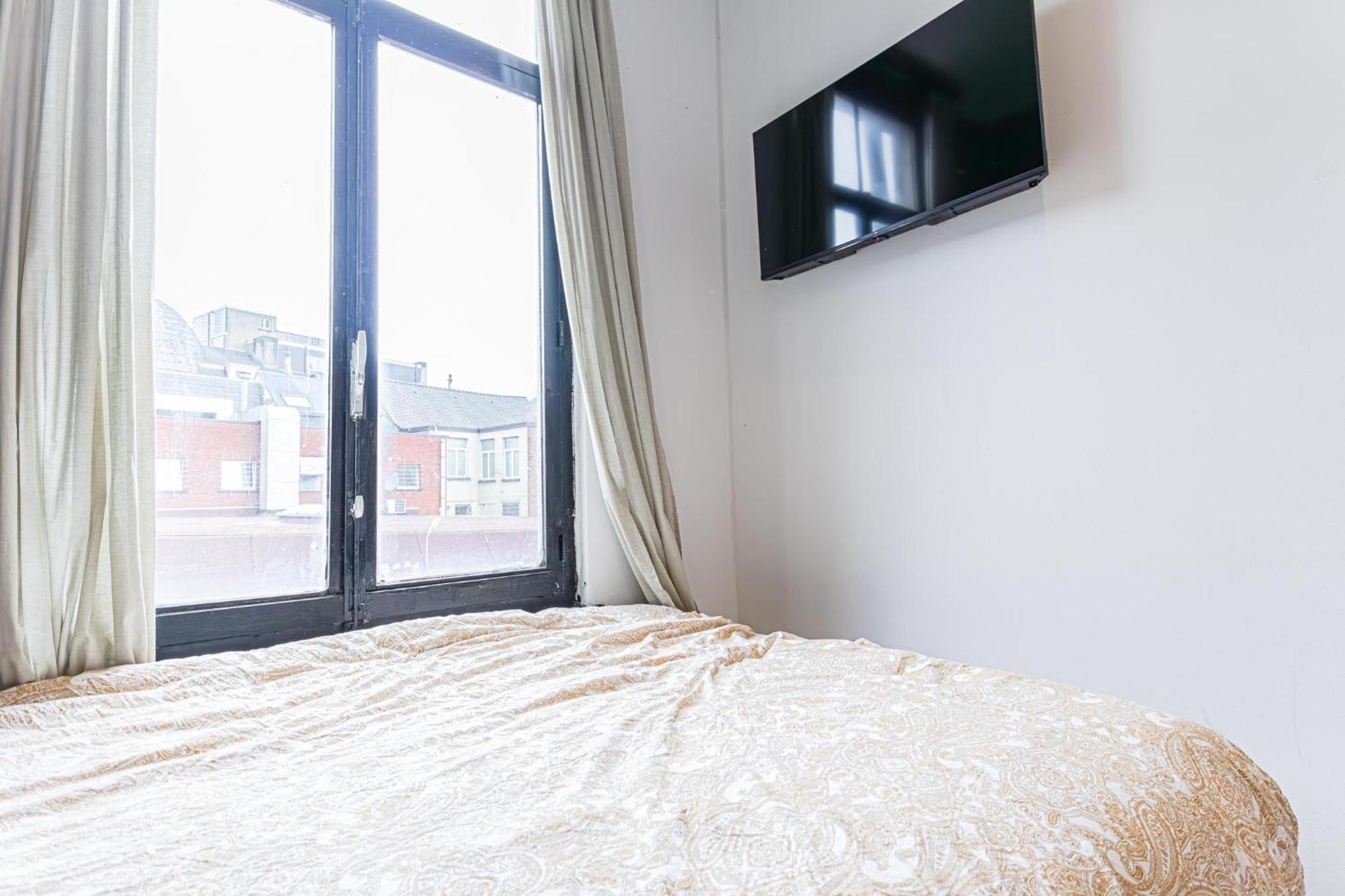 Appartement 3 Stylish At A Great Location In *