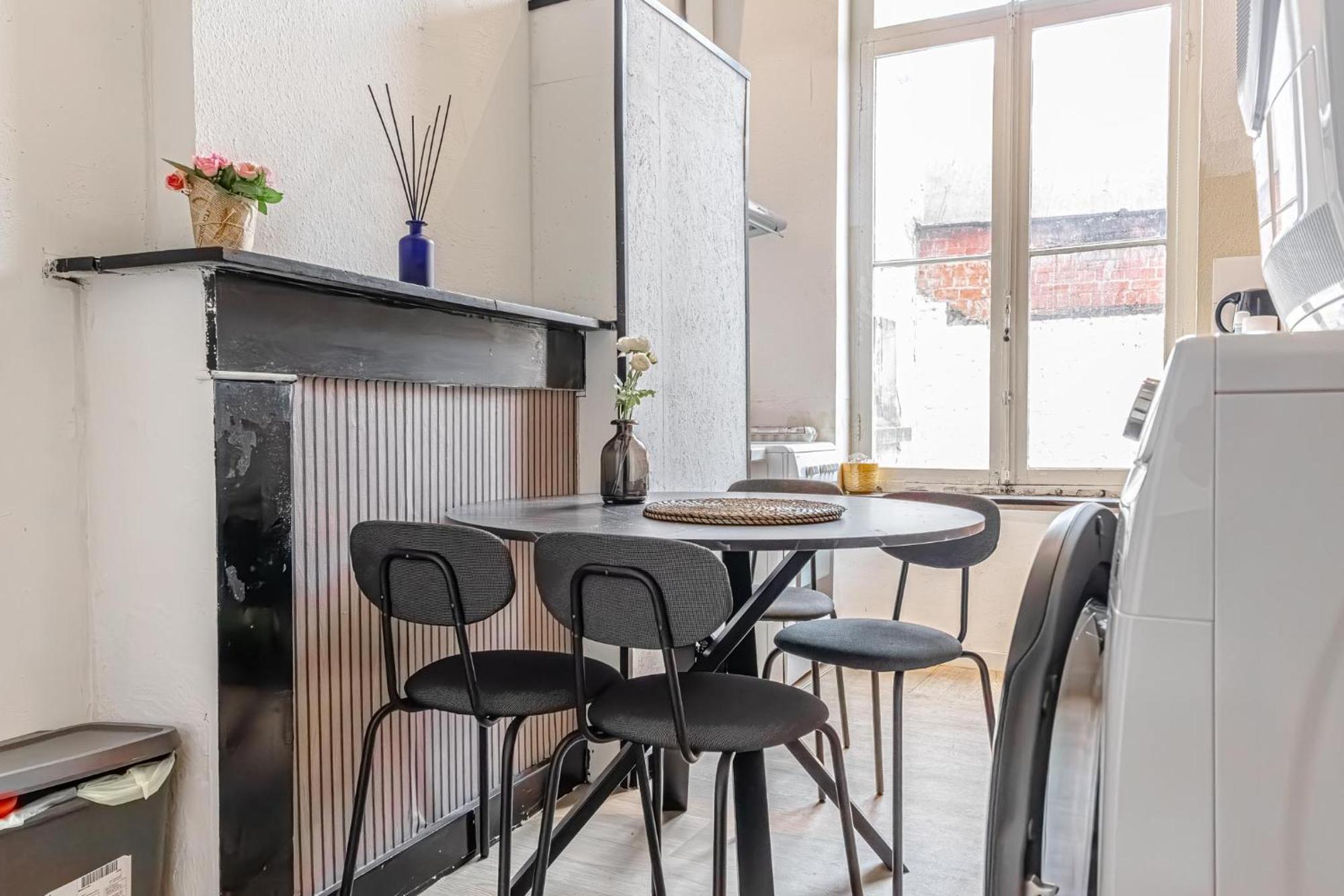 Appartement 3 Stylish At A Great Location In *
