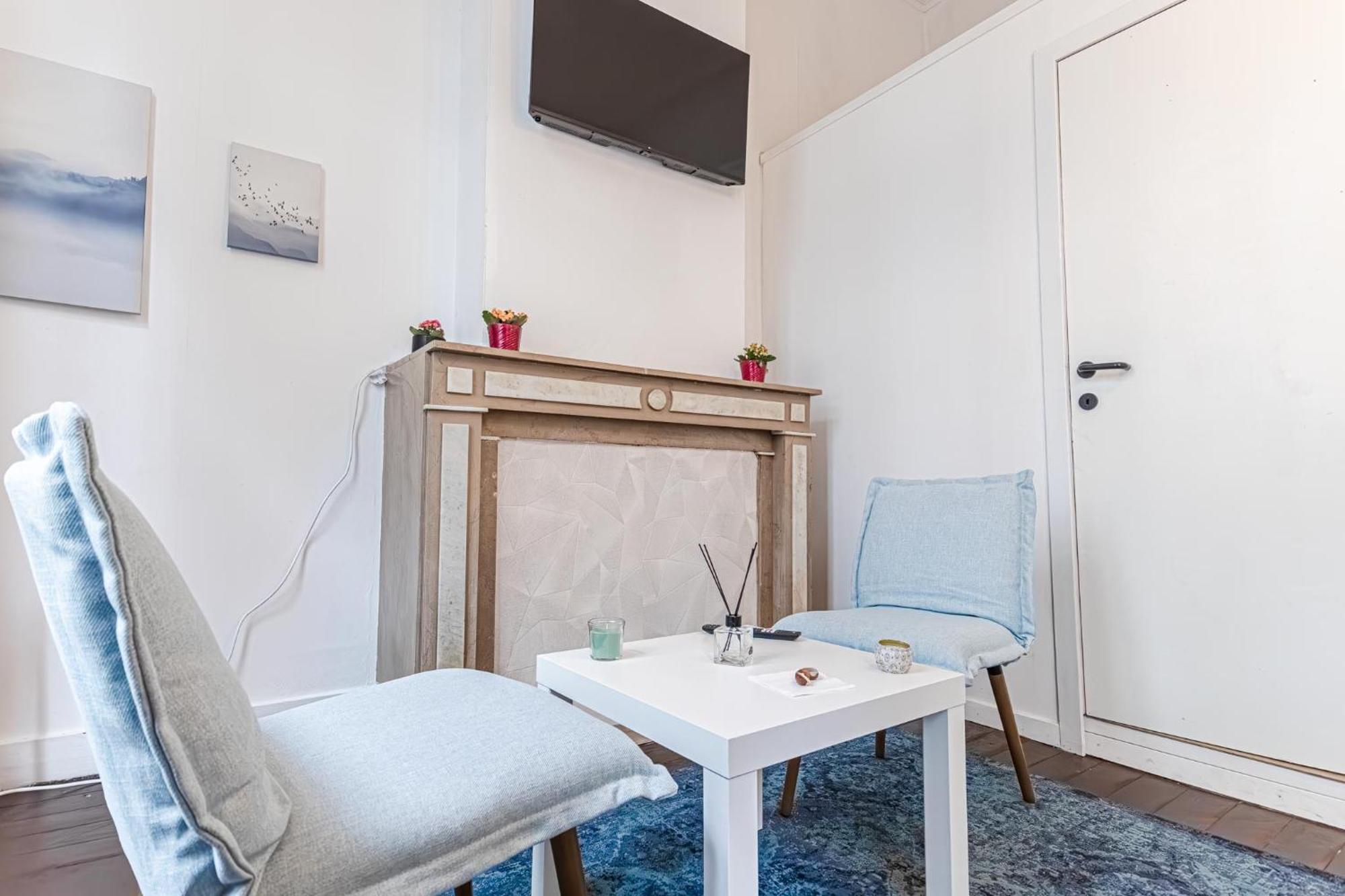 Appartement 3 Stylish At A Great Location In *